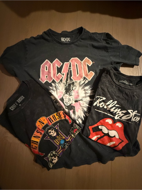 the Rolling Stones Tops - Lot- Vintage T-shirts. ACDC,  Rolling Stones and Guns N’ Roses